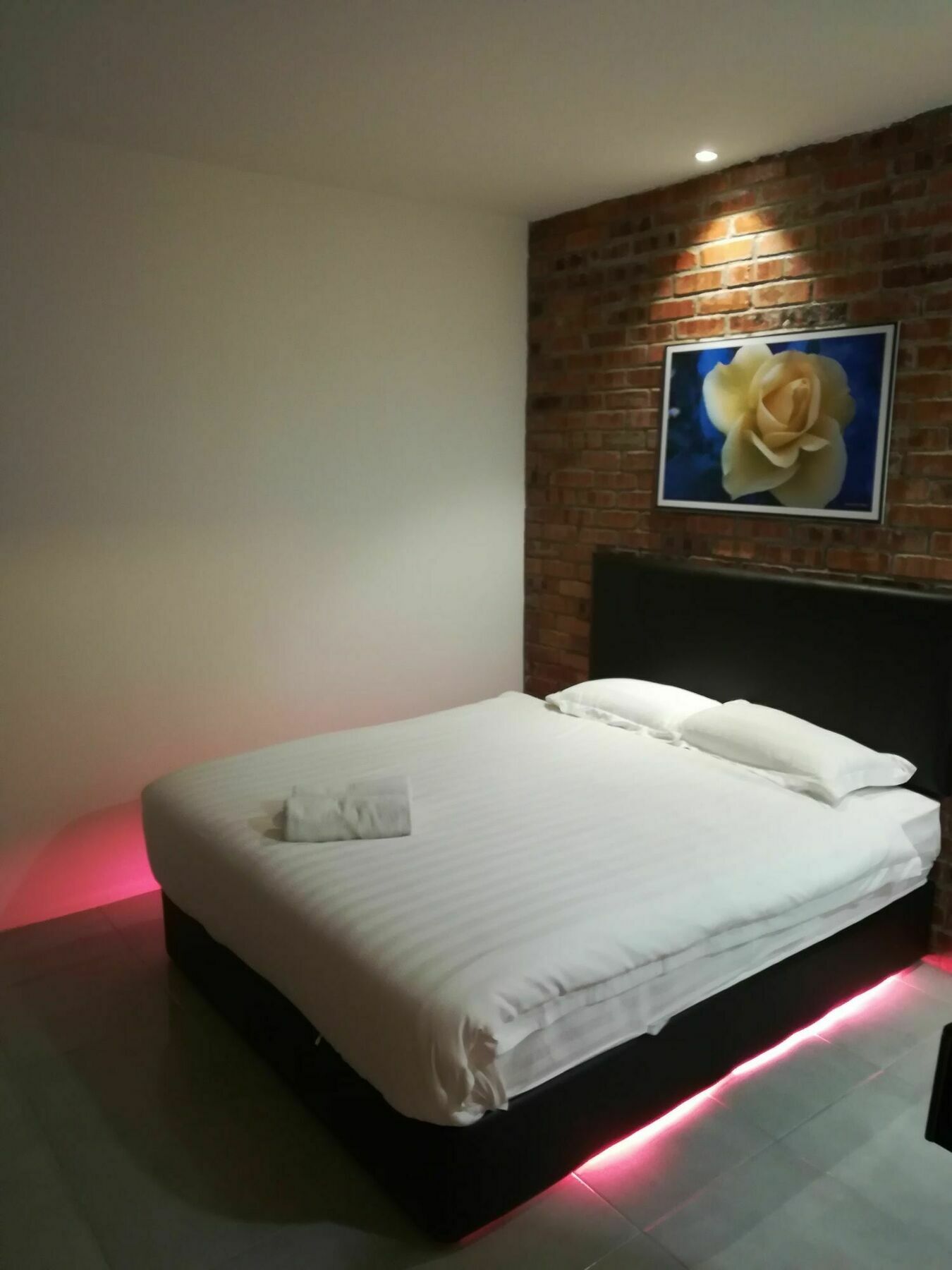 Rock & Roll Hotel Klang Ngoại thất bức ảnh