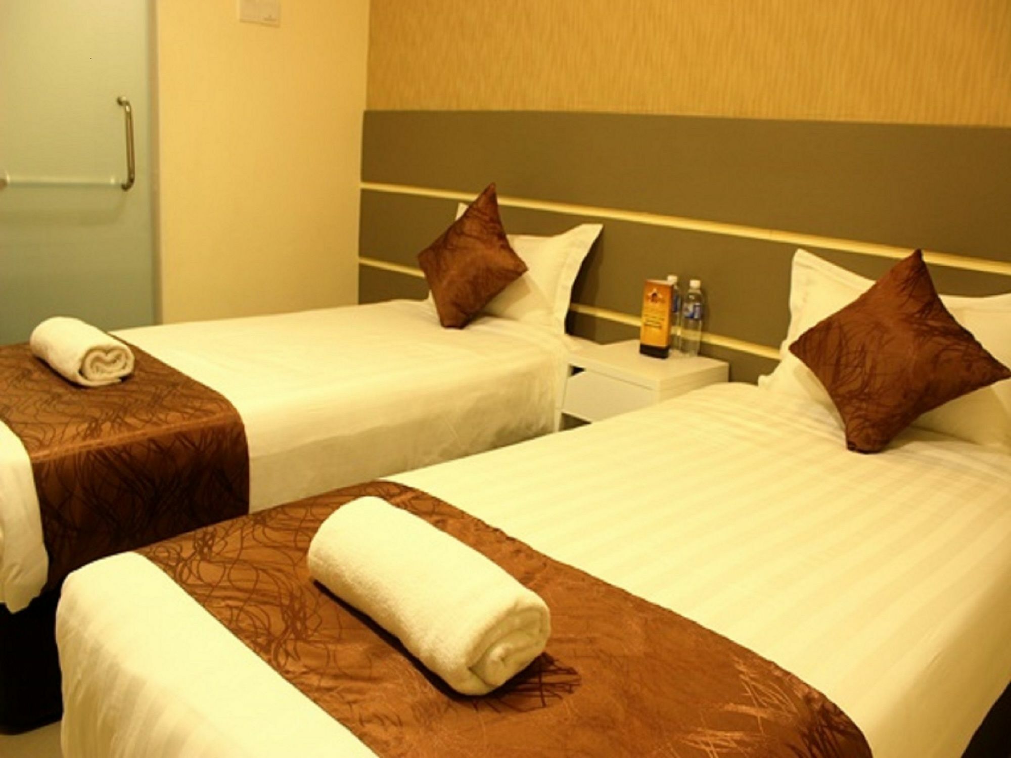 Rock & Roll Hotel Klang Ngoại thất bức ảnh