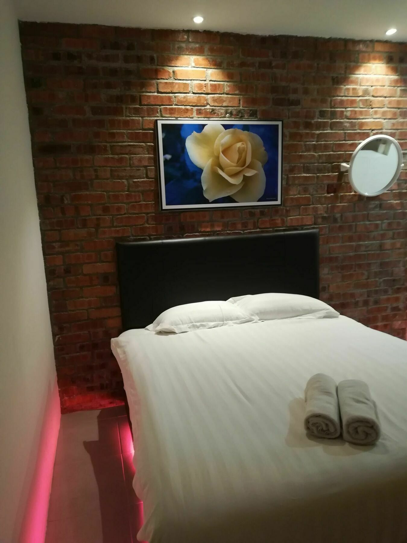 Rock & Roll Hotel Klang Ngoại thất bức ảnh