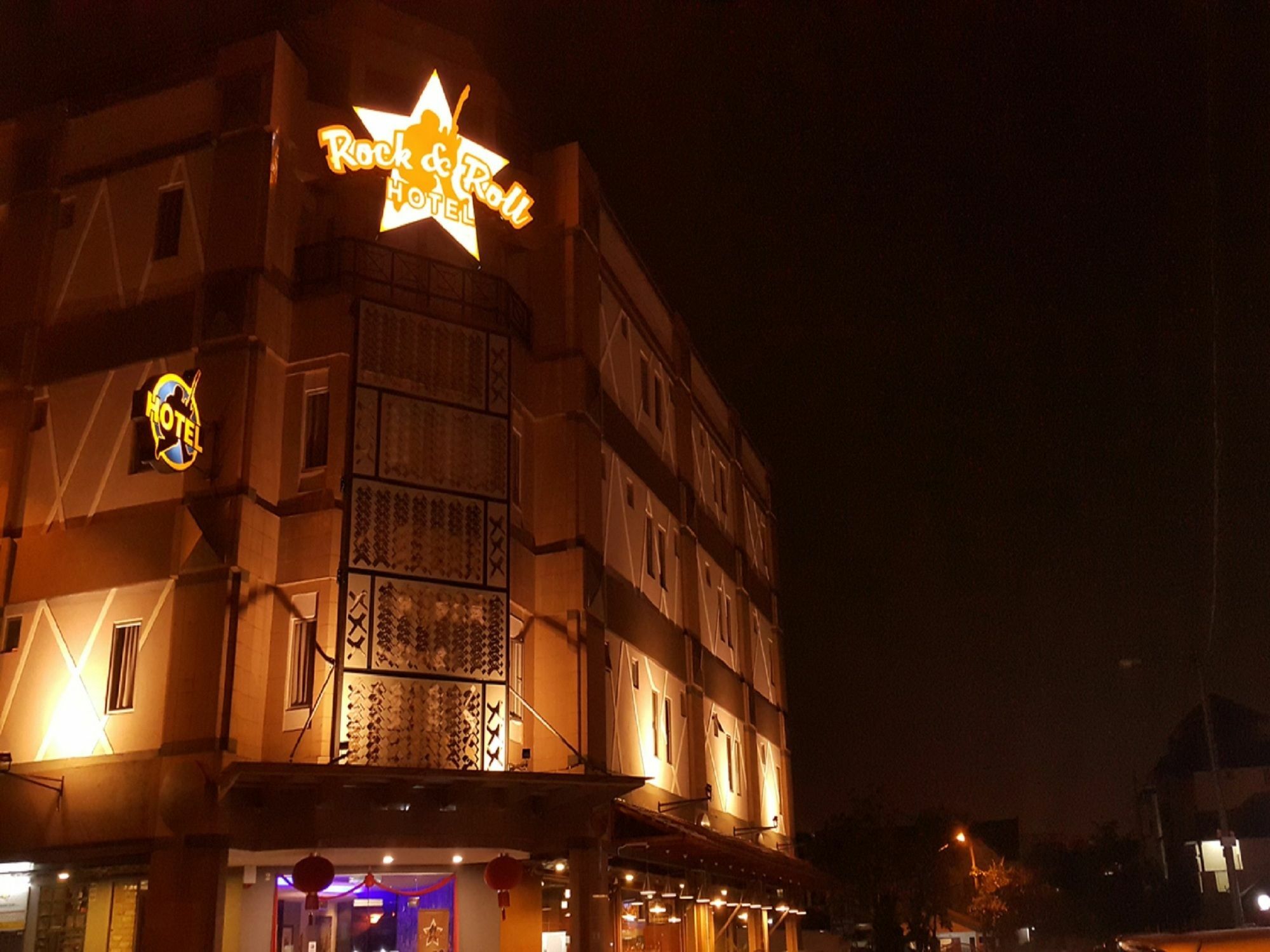 Rock & Roll Hotel Klang Ngoại thất bức ảnh